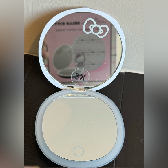 Hello Kitty LED Compact Mirror & 12 pc Make Up Sponge Set by Expressions - Picture 6 of 10